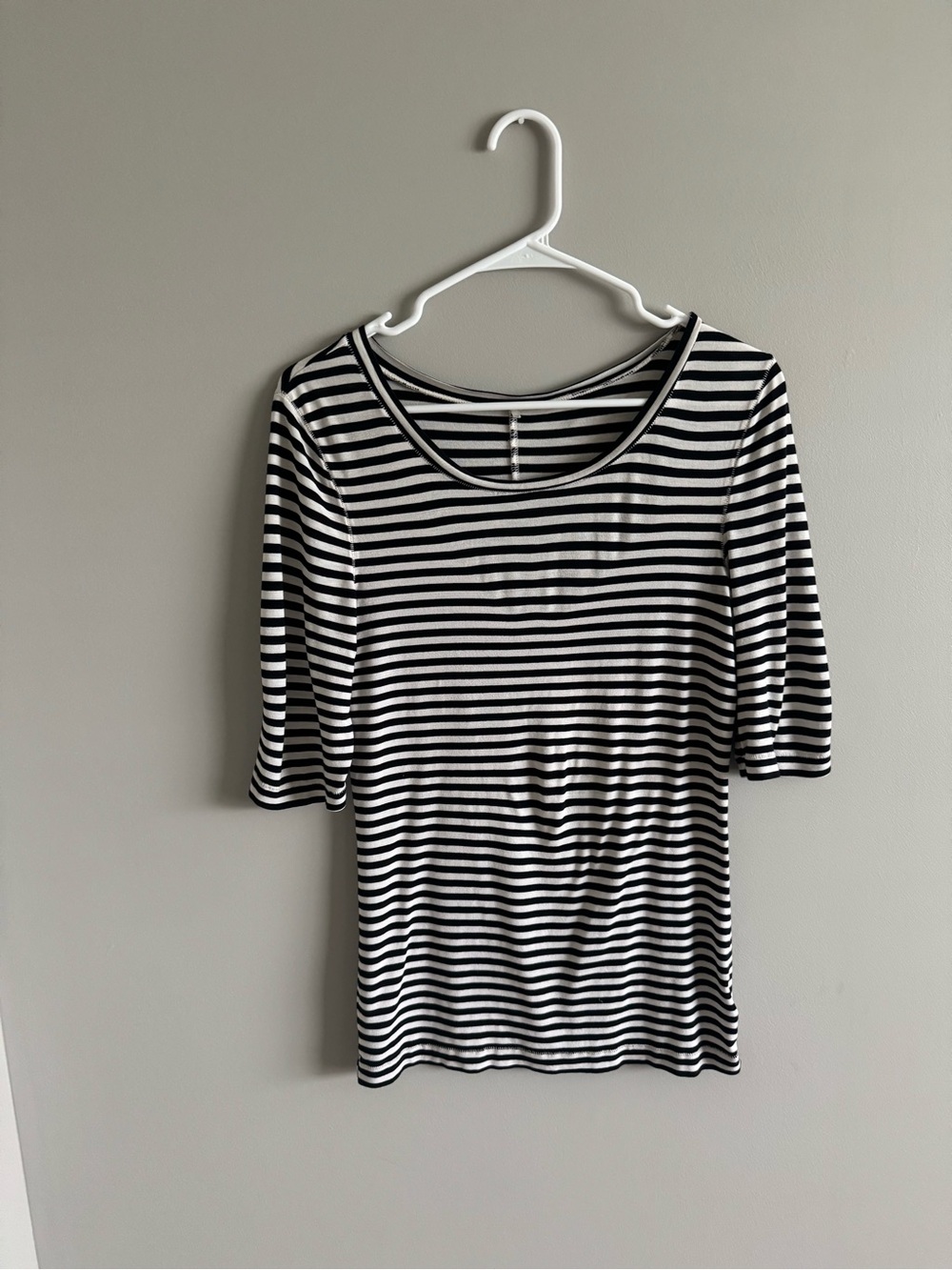 Free People Women's Black and White Striped Scoop Neck Top
